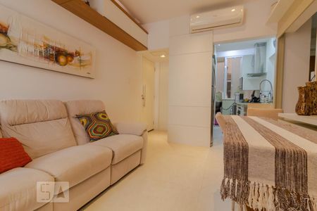 Sala de apartamento à venda com 2 quartos, 45m² em Copacabana, Rio de Janeiro