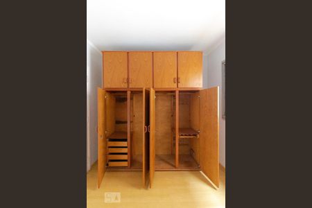 Apartamento à venda com 76m², 3 quartos e 1 vagaQuarto 01 - Armário