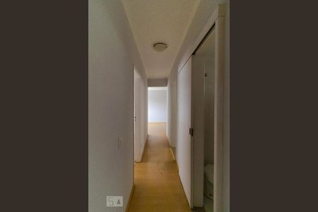 Apartamento à venda com 76m², 3 quartos e 1 vagaCorredor