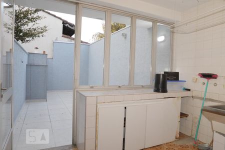 Casa à venda com 360m², 4 quartos e 4 vagasDespensa