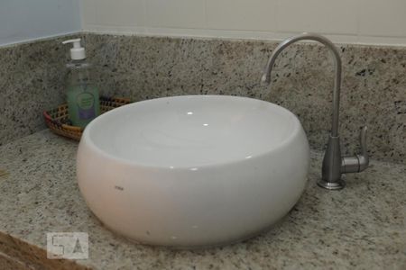 Casa à venda com 360m², 4 quartos e 4 vagasÁrea de lazer interna - banheiro