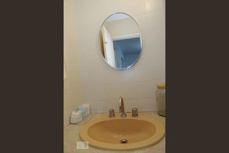 Casa à venda com 360m², 4 quartos e 4 vagasLavabo - pia e espelho