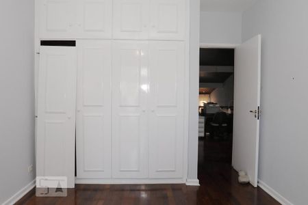 Casa à venda com 360m², 4 quartos e 4 vagasQuarto 3 - Armários