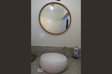 Casa à venda com 360m², 4 quartos e 4 vagasÁrea de lazer interna - banheiro