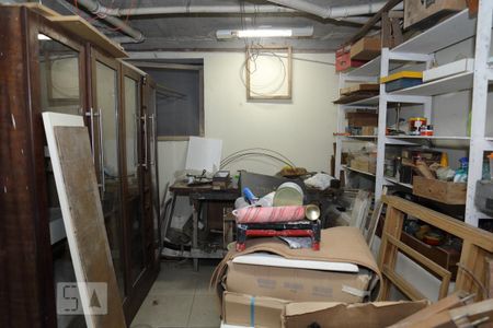 Casa à venda com 360m², 4 quartos e 4 vagasQuarto de depósito