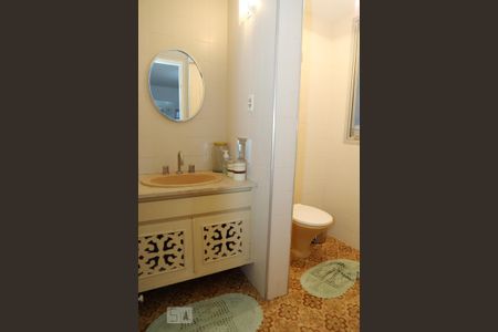 Casa à venda com 360m², 4 quartos e 4 vagasLavabo