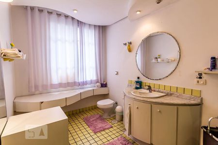 Apartamento à venda com 268m², 3 quartos e 1 vaga Apartamento à venda com 268m², 3 quartos e 1 vagaBanheiro