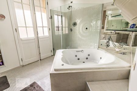 Apartamento à venda com 268m², 3 quartos e 1 vaga Apartamento à venda com 268m², 3 quartos e 1 vagaSuíte