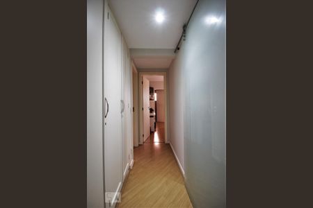 Apartamento à venda com 203m², 4 quartos e 4 vagasCorredor