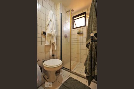 Apartamento à venda com 203m², 4 quartos e 4 vagasBanheiro da suíte 1