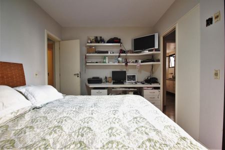 Apartamento à venda com 203m², 4 quartos e 4 vagasSuíte 2