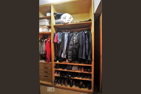 Apartamento à venda com 203m², 4 quartos e 4 vagasCloset