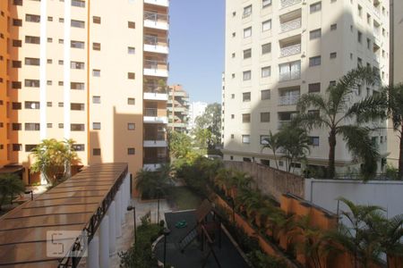 Apartamento à venda com 203m², 4 quartos e 4 vagasVista da suíte 2