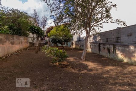 Casa à venda com 100m², 2 quartos e 2 vagasQuintal