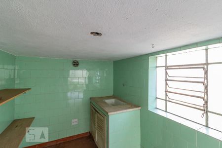 Casa à venda com 100m², 2 quartos e 2 vagasDespensa