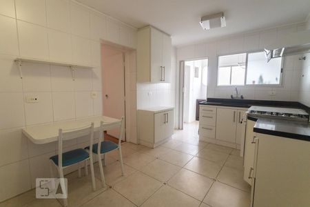 Apartamento à venda com 243m², 3 quartos e 2 vagasCozinha