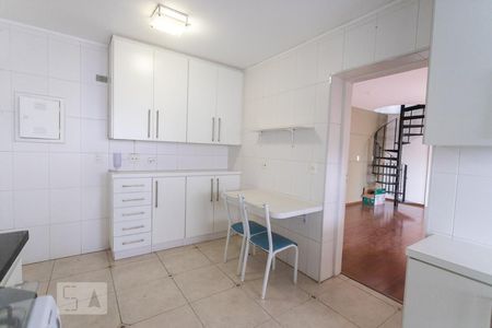 Apartamento à venda com 243m², 3 quartos e 2 vagasCozinha