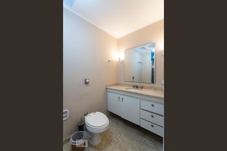 Apartamento à venda com 243m², 3 quartos e 2 vagasBanheiro Social