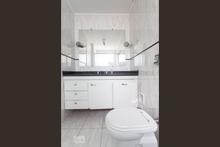 Apartamento à venda com 243m², 3 quartos e 2 vagasBanheiro da Suíte