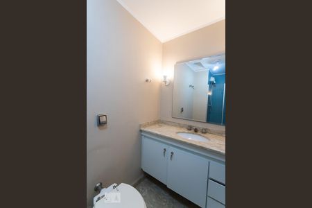 Apartamento à venda com 243m², 3 quartos e 2 vagasBanheiro Social