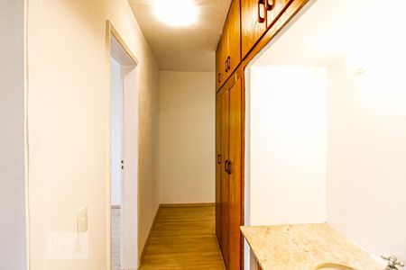 Apartamento para alugar com 76m², 2 quartos e 1 vagaCorredor quartos