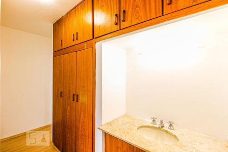 Apartamento para alugar com 76m², 2 quartos e 1 vagaCorredor quartos