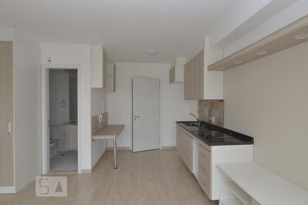 Cozinha de apartamento para alugar com 1 quarto, 40m² em Barra Funda, São Paulo