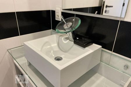 Apartamento à venda com 40m², 1 quarto e 1 vagaBanheiro - Torneira