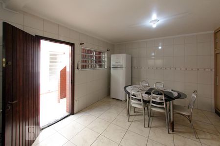 Casa à venda com 225m², 4 quartos e 2 vagasCozinha