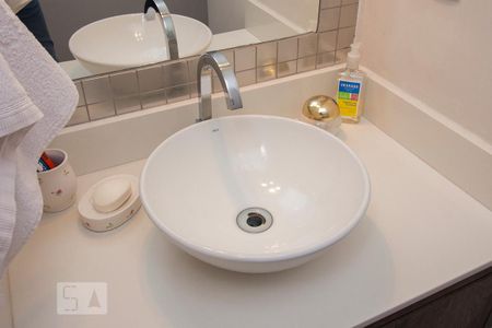 Casa de condomínio à venda com 92m², 2 quartos e 2 vagas Casa de condomínio à venda com 92m², 2 quartos e 2 vagasLavabo - Corredor piso superior