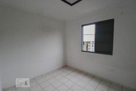 Dormitório 2 de apartamento para alugar com 2 quartos, 50m² em Portal dos Gramados, Guarulhos