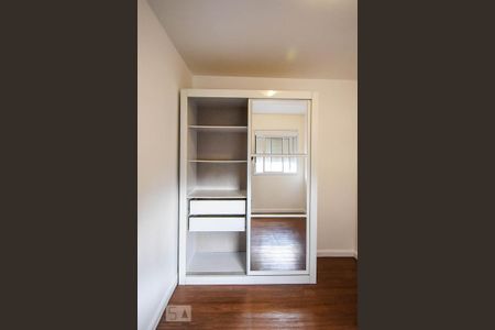 Apartamento à venda com 70m², 3 quartos e 1 vaga Apartamento à venda com 70m², 3 quartos e 1 vagaArmário do quarto 2