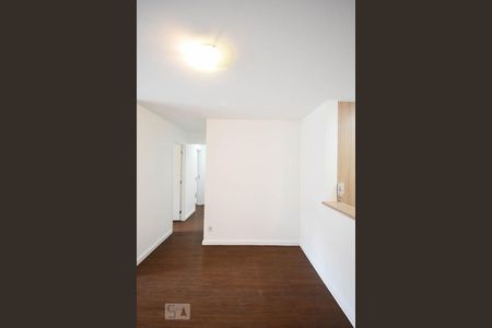Sala de apartamento à venda com 3 quartos, 70m² em Jardim Parque Morumbi, São Paulo