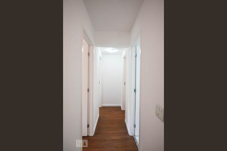 Corredor de apartamento à venda com 3 quartos, 70m² em Jardim Parque Morumbi, São Paulo