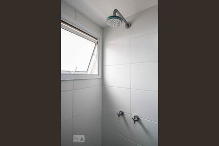 Apartamento à venda com 70m², 3 quartos e 1 vaga Apartamento à venda com 70m², 3 quartos e 1 vagaChuveiro do banheiro da suíte