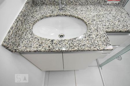 Apartamento à venda com 70m², 3 quartos e 1 vaga Apartamento à venda com 70m², 3 quartos e 1 vagaPia do banheiro da suíte
