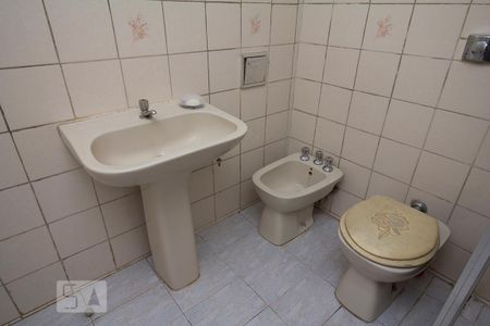 Apartamento para alugar com 64m², 1 quarto e sem vaga Apartamento para alugar com 64m², 1 quarto e sem vagaDetalhe Banheiro Corredor
