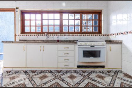 Casa à venda com 250m², 5 quartos e 2 vagas Casa à venda com 250m², 5 quartos e 2 vagasCozinha - Armários