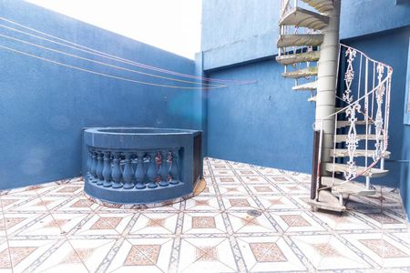 Casa à venda com 250m², 5 quartos e 2 vagas Casa à venda com 250m², 5 quartos e 2 vagasQuintal