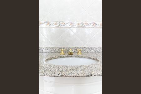 Casa à venda com 250m², 5 quartos e 2 vagas Casa à venda com 250m², 5 quartos e 2 vagasBanheiro da Suíte 2 - Pia