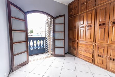 Casa à venda com 250m², 5 quartos e 2 vagas Casa à venda com 250m², 5 quartos e 2 vagasSuíte 2