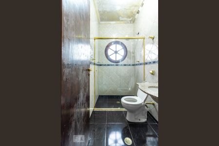 Casa à venda com 250m², 5 quartos e 2 vagas Casa à venda com 250m², 5 quartos e 2 vagasBanheiro da Suíte 1