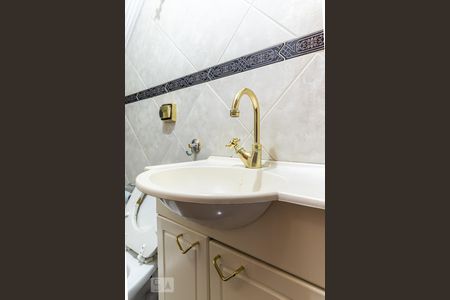 Casa à venda com 250m², 5 quartos e 2 vagas Casa à venda com 250m², 5 quartos e 2 vagasLavabo - Pia