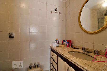 Apartamento à venda com 219m², 4 quartos e 2 vagasBanheiro da Suíte 3