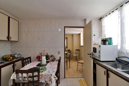Apartamento à venda com 219m², 4 quartos e 2 vagasCozinha