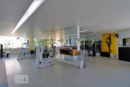 Apartamento à venda com 219m², 4 quartos e 2 vagasÁrea comum - Academia