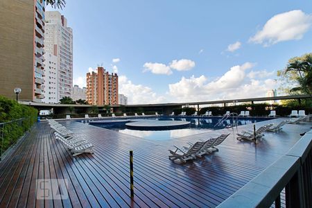 Apartamento à venda com 219m², 4 quartos e 2 vagasÁrea comum - Piscina