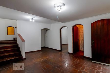 Hall de Entrada de casa para alugar com 4 quartos, 480m² em Vila Monumento, São Paulo