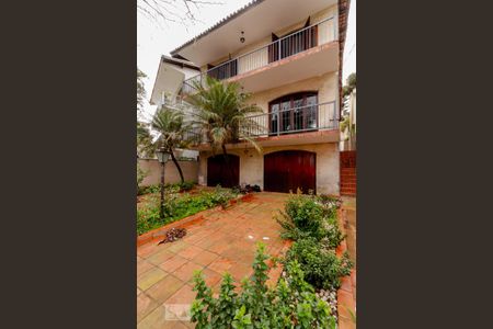 Casa para alugar com 480m², 4 quartos e 4 vagasFachada