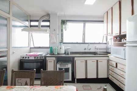 Apartamento à venda com 188m², 3 quartos e 2 vagascozinha